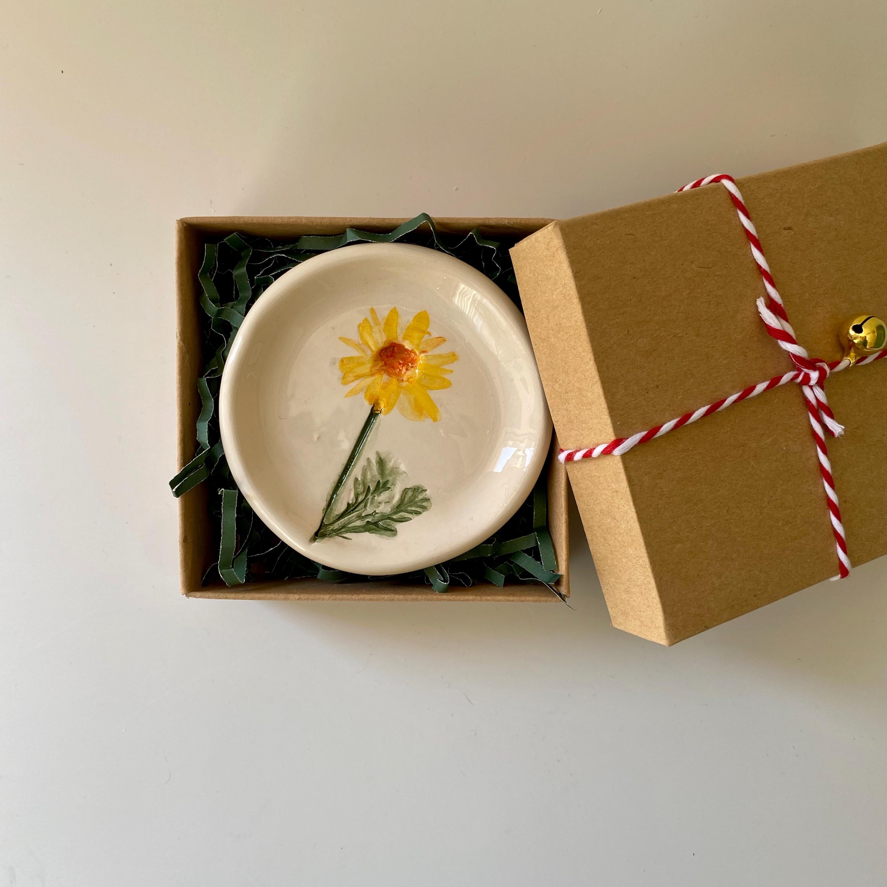 Handmade Ceramic Jewellery Dish with floral impression-zoom-8