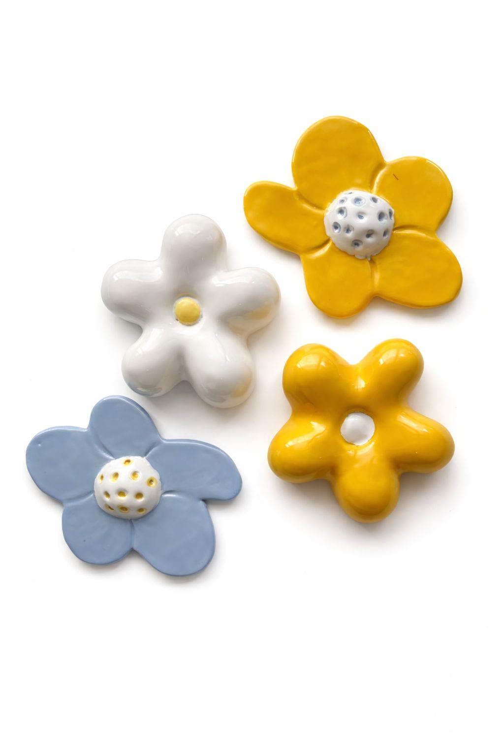 Handmade Ceramic Daisy Wall Hanging: Pastel Floral Home Decor-zoom-7