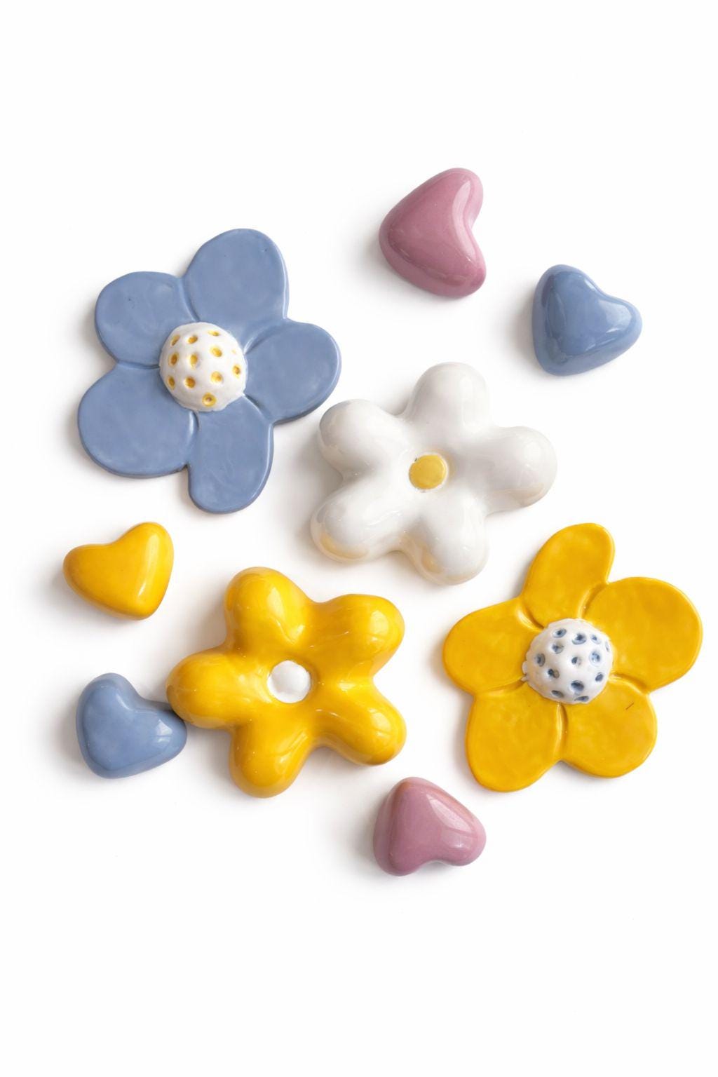 Handmade Ceramic Daisy Wall Hanging: Pastel Floral Home Decor-4