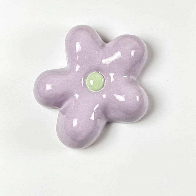 Handmade Ceramic Daisy Wall Hanging: Pastel Floral Home Decor-zoom-